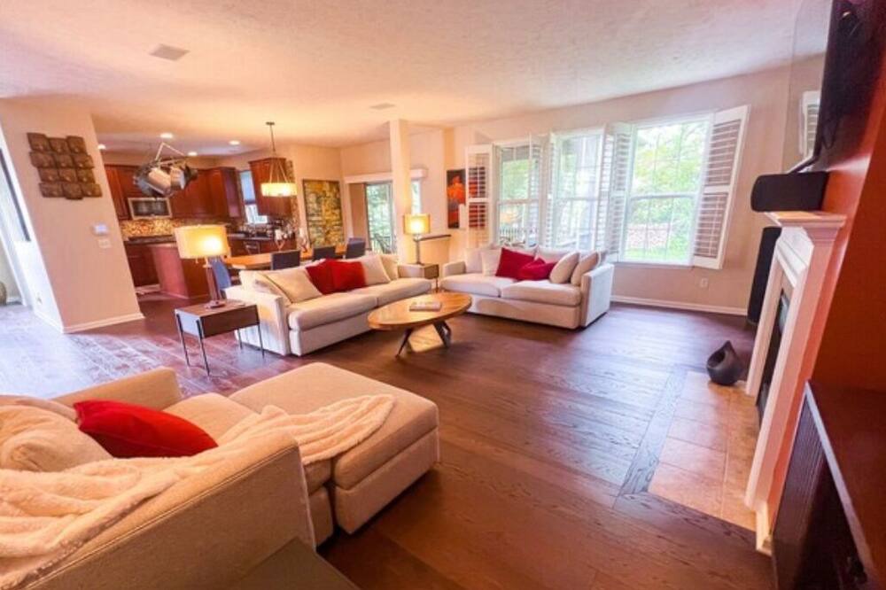 Photo of Livingroom in Maxwell