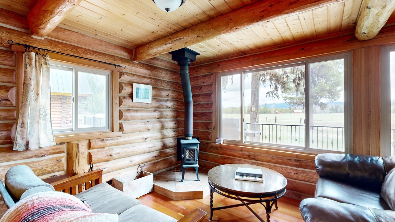 Photo of Livingroom in Polebridge