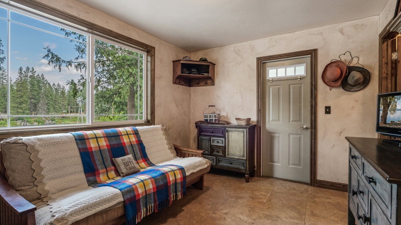 Photo of Livingroom in Athol