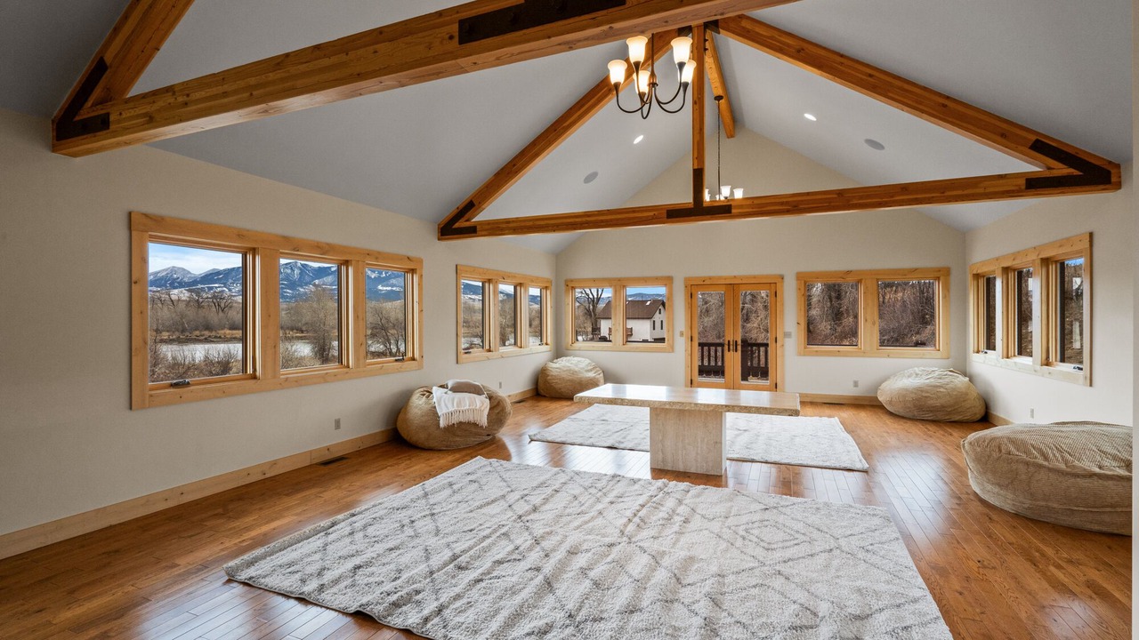 Photo of Livingroom in Livingston