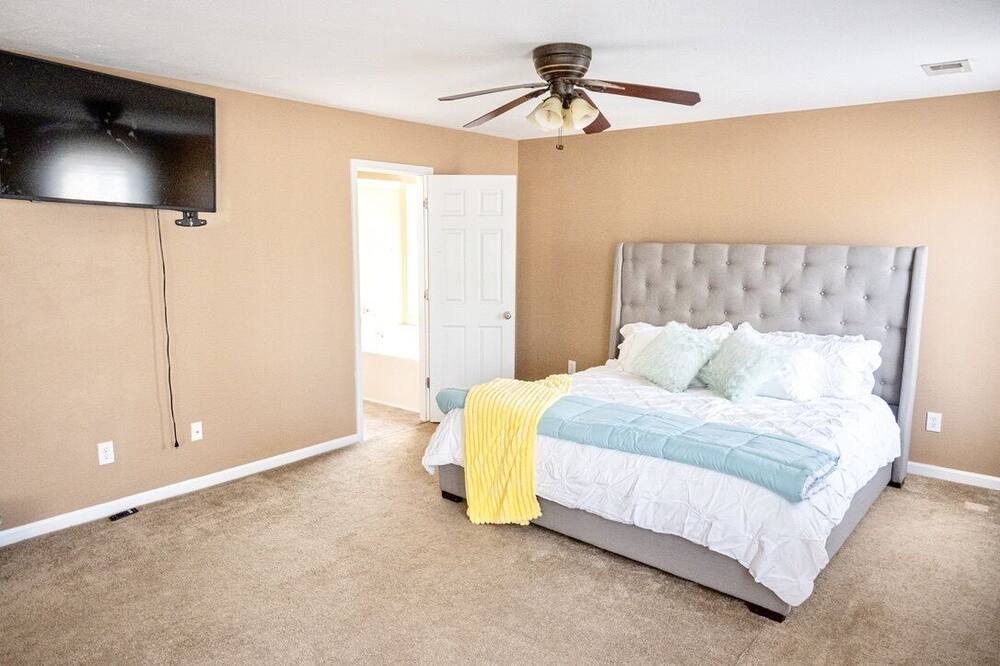 Photo of Bedroom in Huntcliff