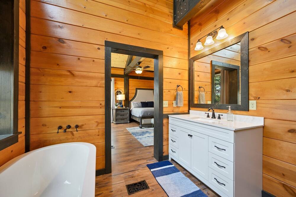 Photo of Bathroom in Hochatown