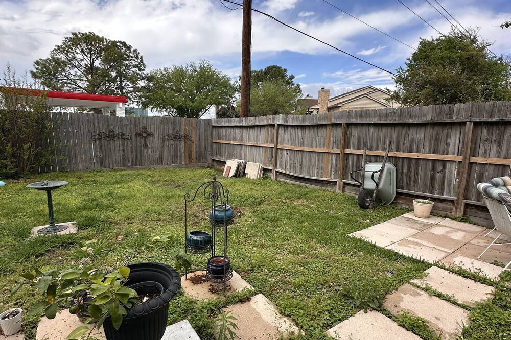 Photo of Outdoor in Briarforest