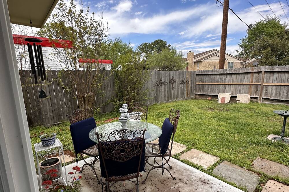 Photo of Outdoor in Briarforest