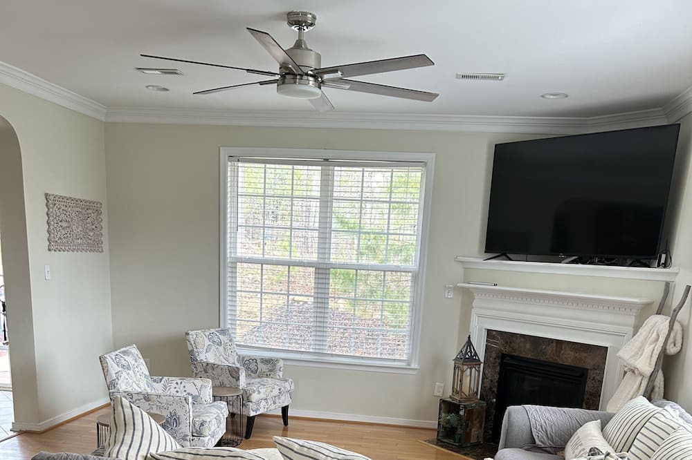 Photo of Livingroom in Midlothian
