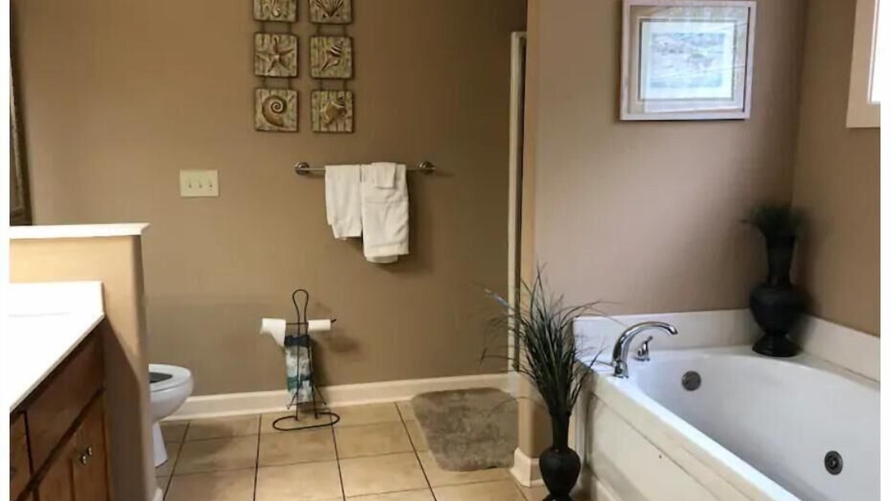 Photo of Bathroom in Counce