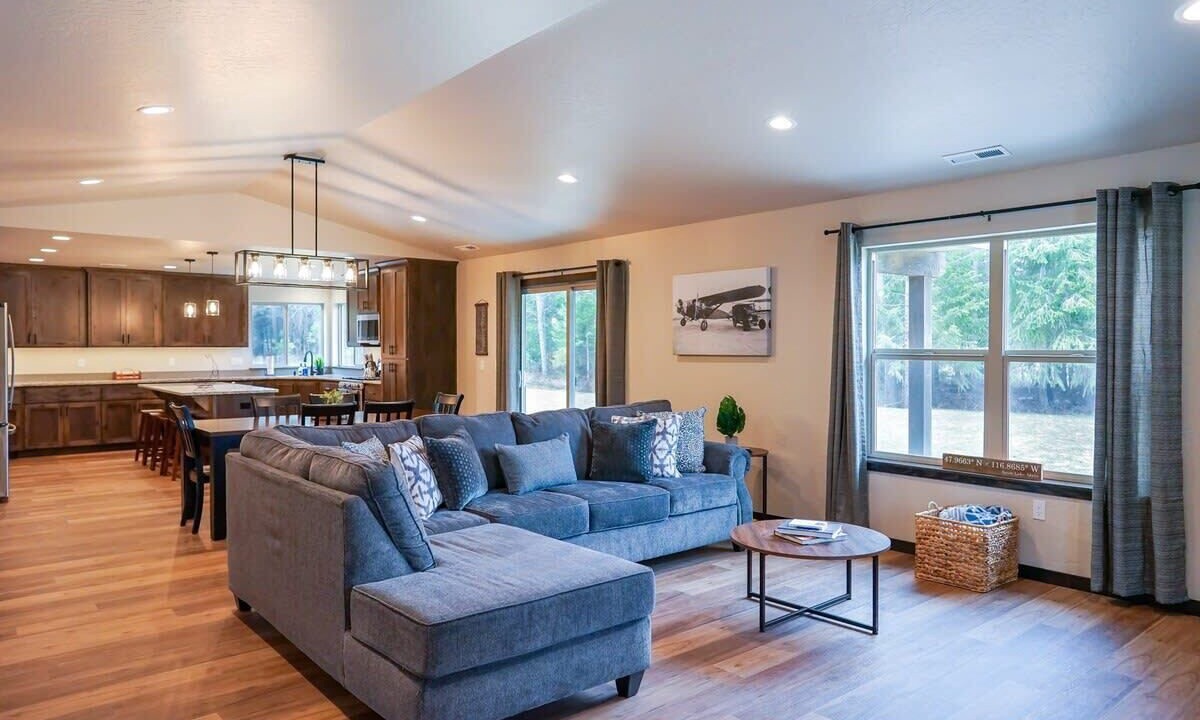 Photo of Livingroom in Bonner County