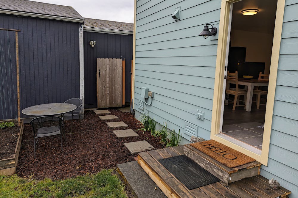 Photo of Outdoor in Seattle Metro Area