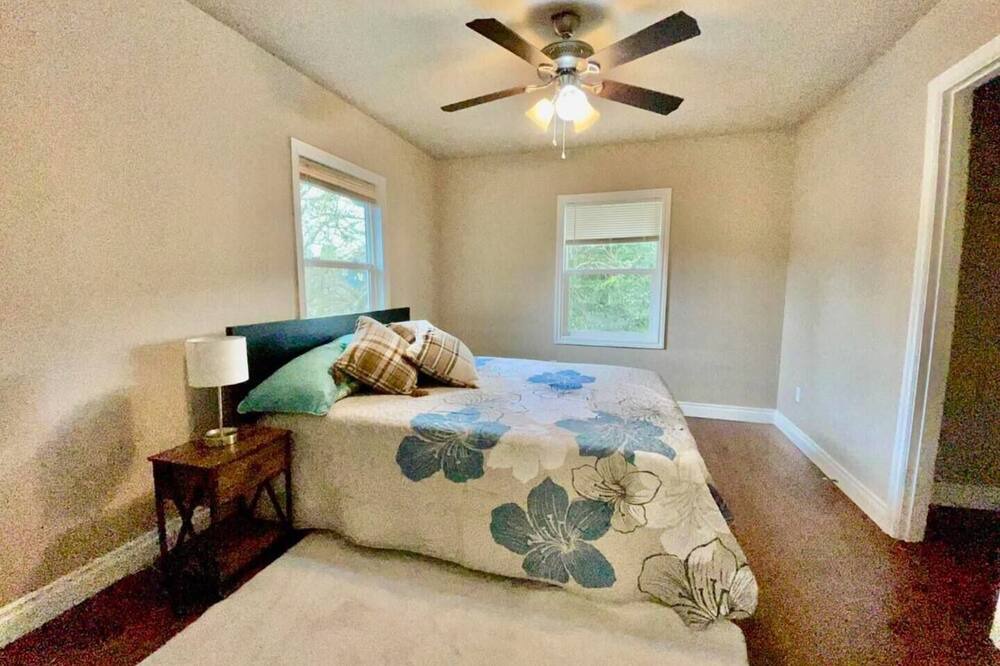 Photo of Bedroom in University District