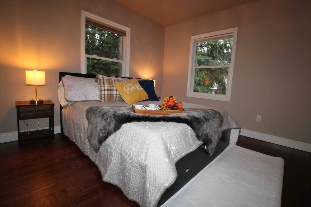 Photo of Bedroom in University District