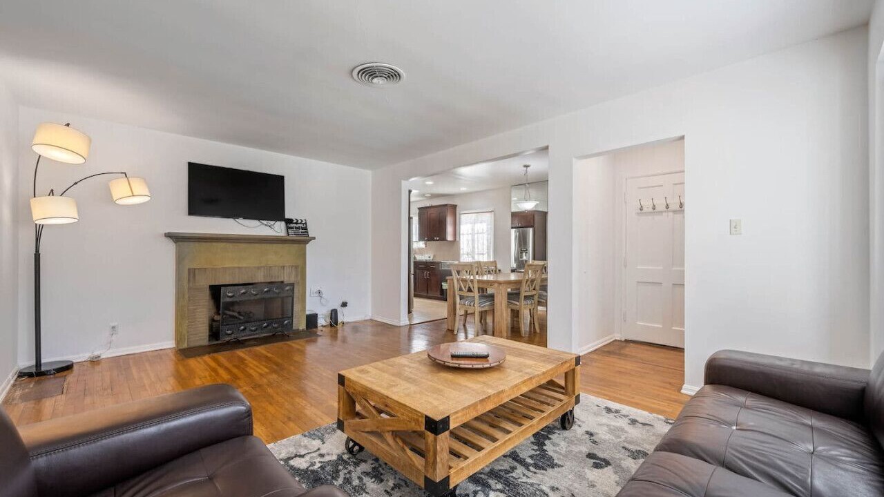Photo of Livingroom in Rampart Village