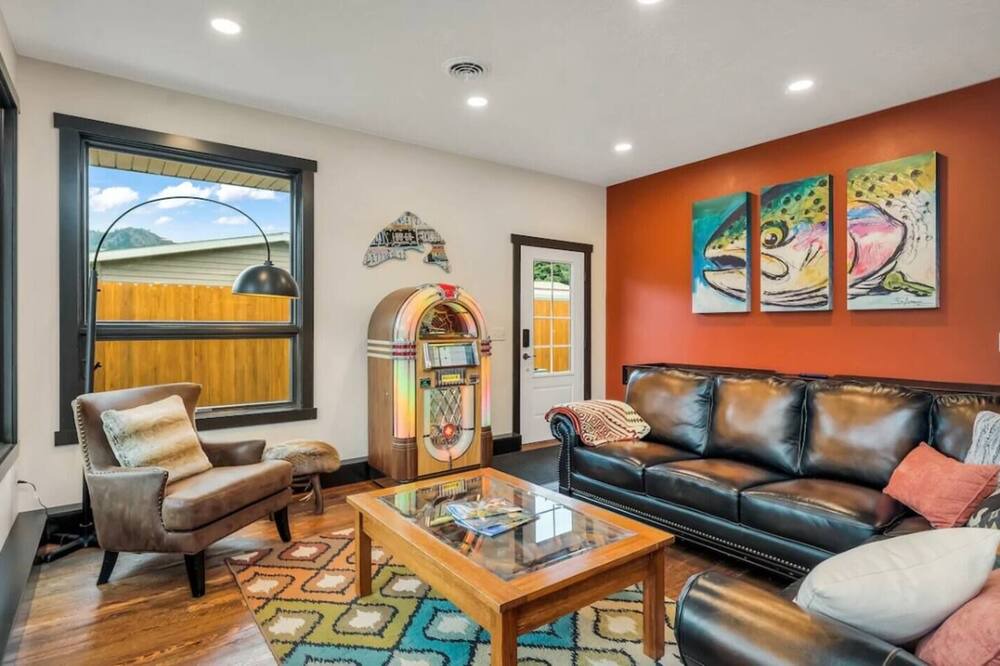 Photo of Livingroom in Cascade