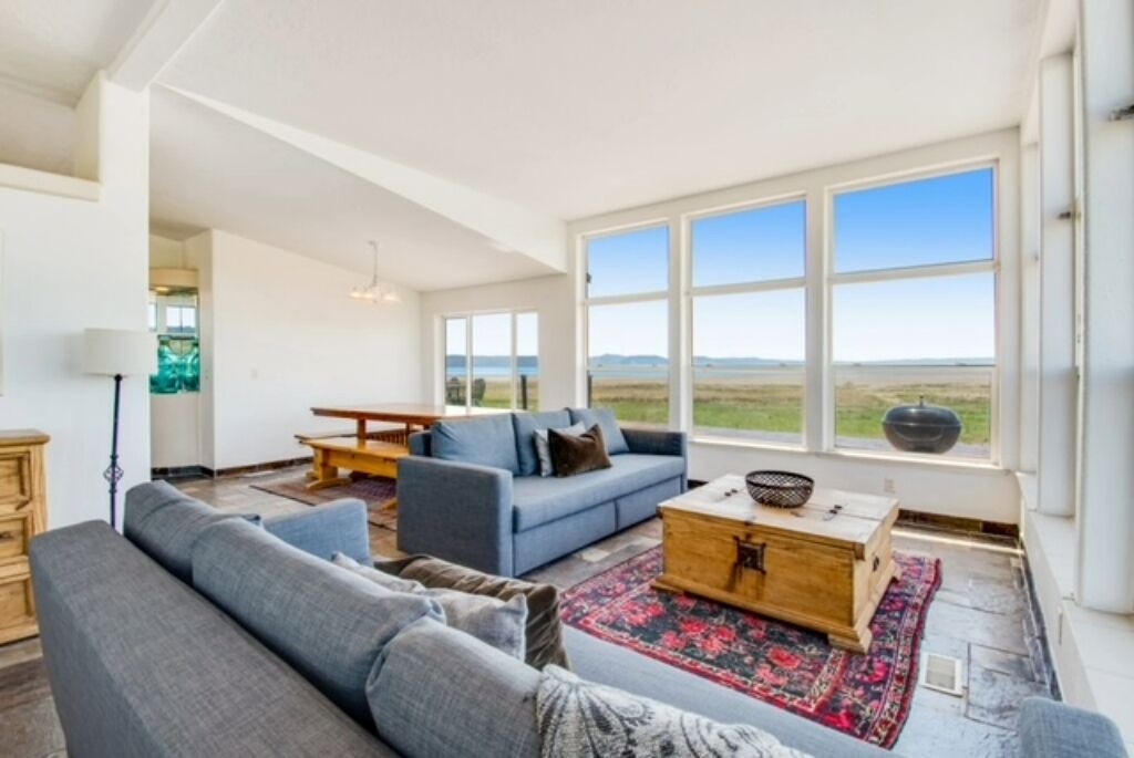 Photo of Livingroom in St. Charles