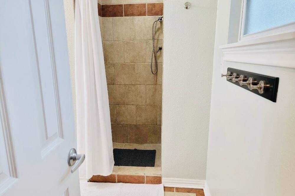 Photo of Bathroom in Garden Oaks