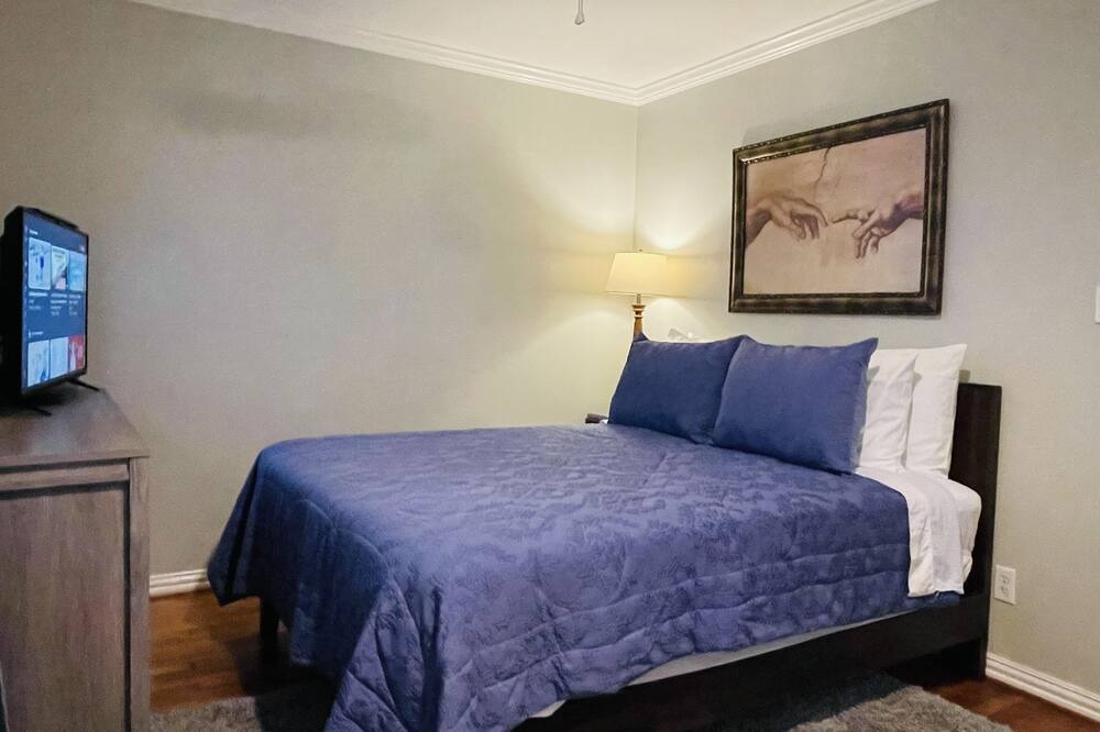 Photo of Bedroom in Garden Oaks