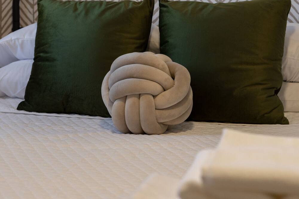 Photo of Bedroom in Rosewood