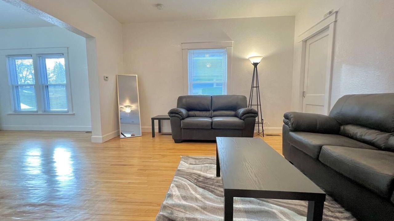 Photo of Livingroom in Ames