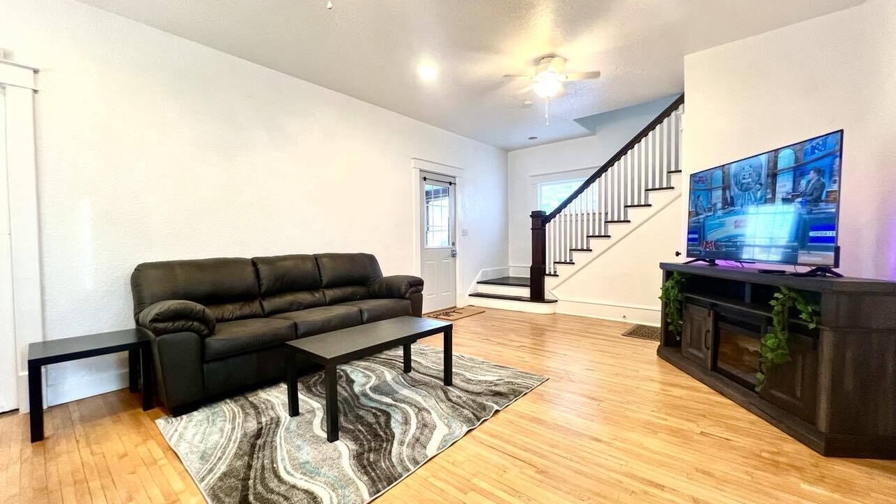 Photo of Livingroom in Ames