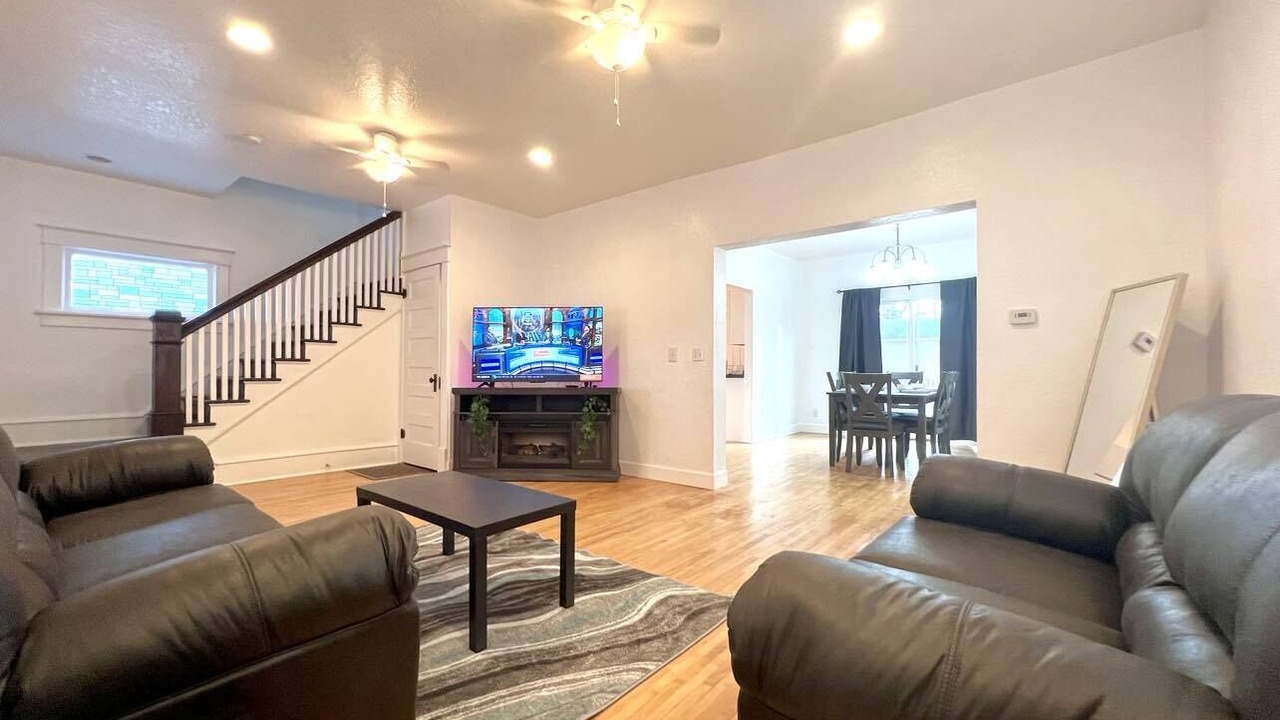 Photo of Livingroom in Ames