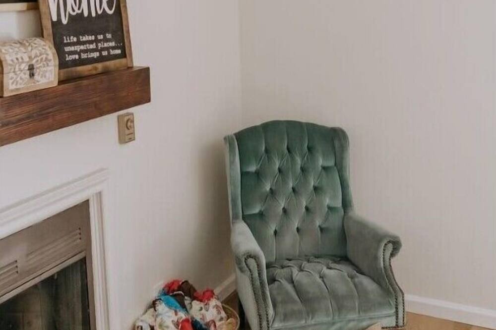 Photo of Livingroom in Burley