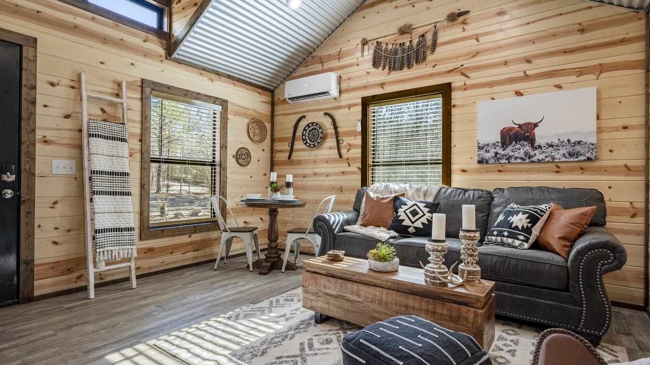 Photo of Livingroom in Broken Bow