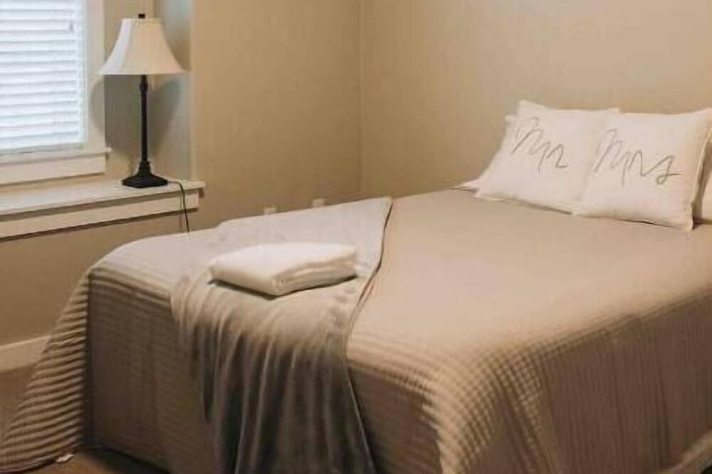 Photo of Bedroom in Caldwell