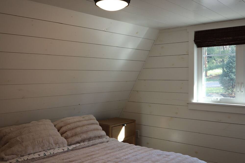 Photo of Bedroom in Valley Hi