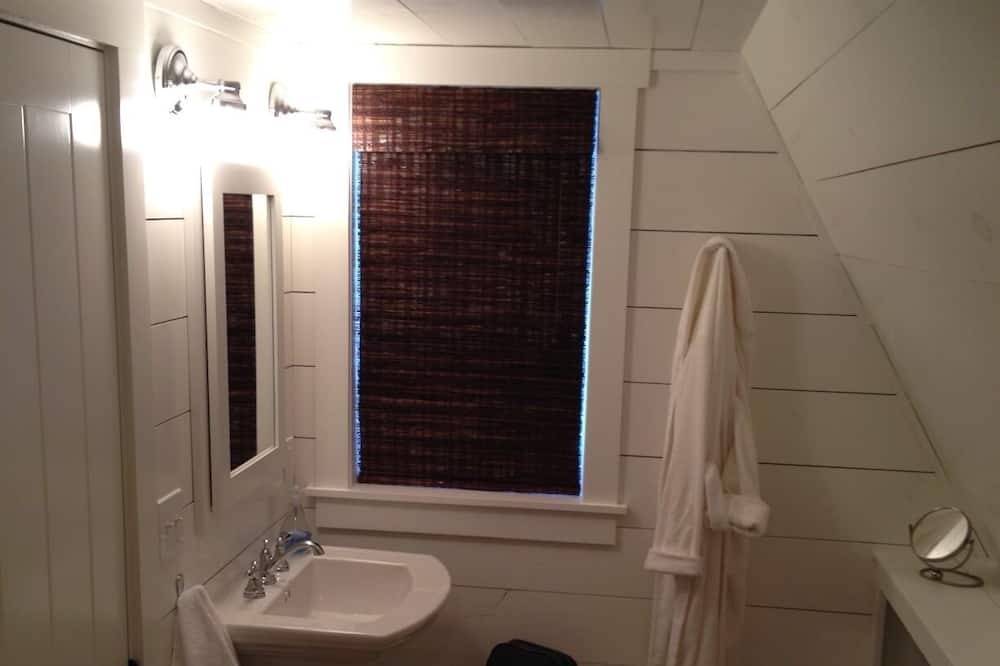Photo of Bathroom in Valley Hi
