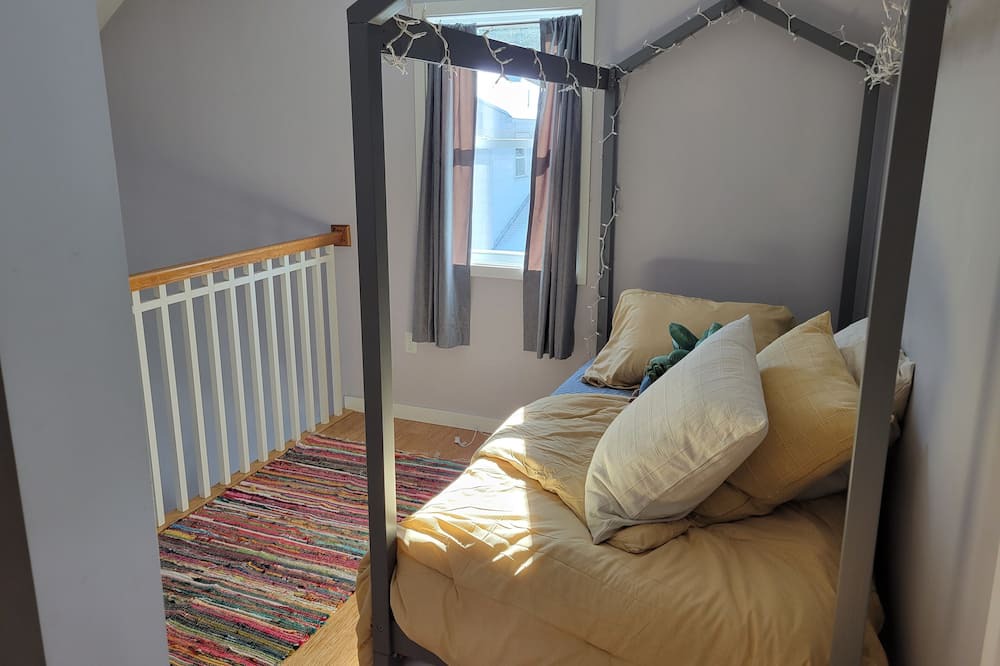 Photo of Bedroom in Lemont