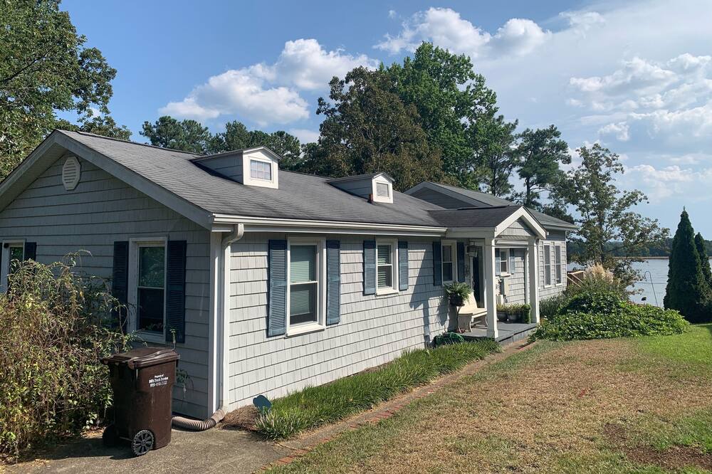 Photo of Outdoor in Olivia
