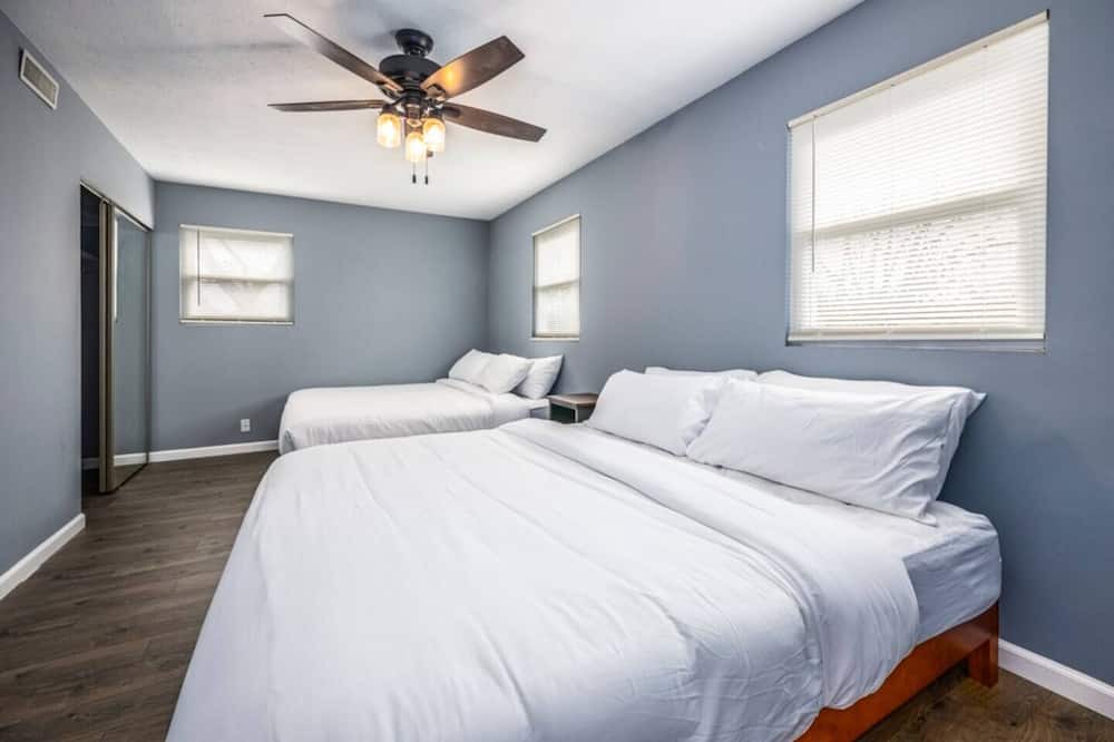 Photo of Bedroom in Centerville