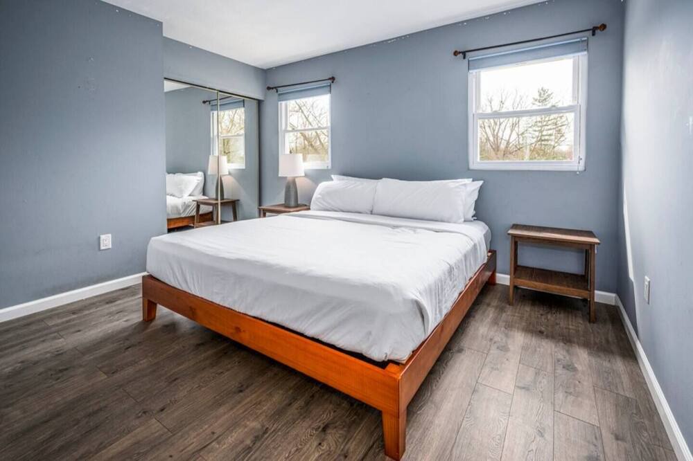 Photo of Bedroom in Centerville