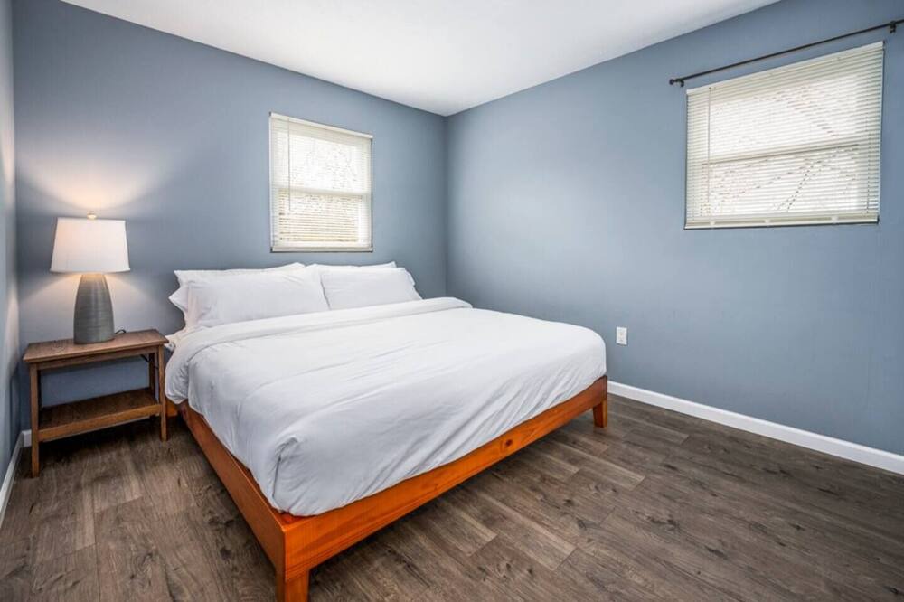 Photo of Bedroom in Centerville