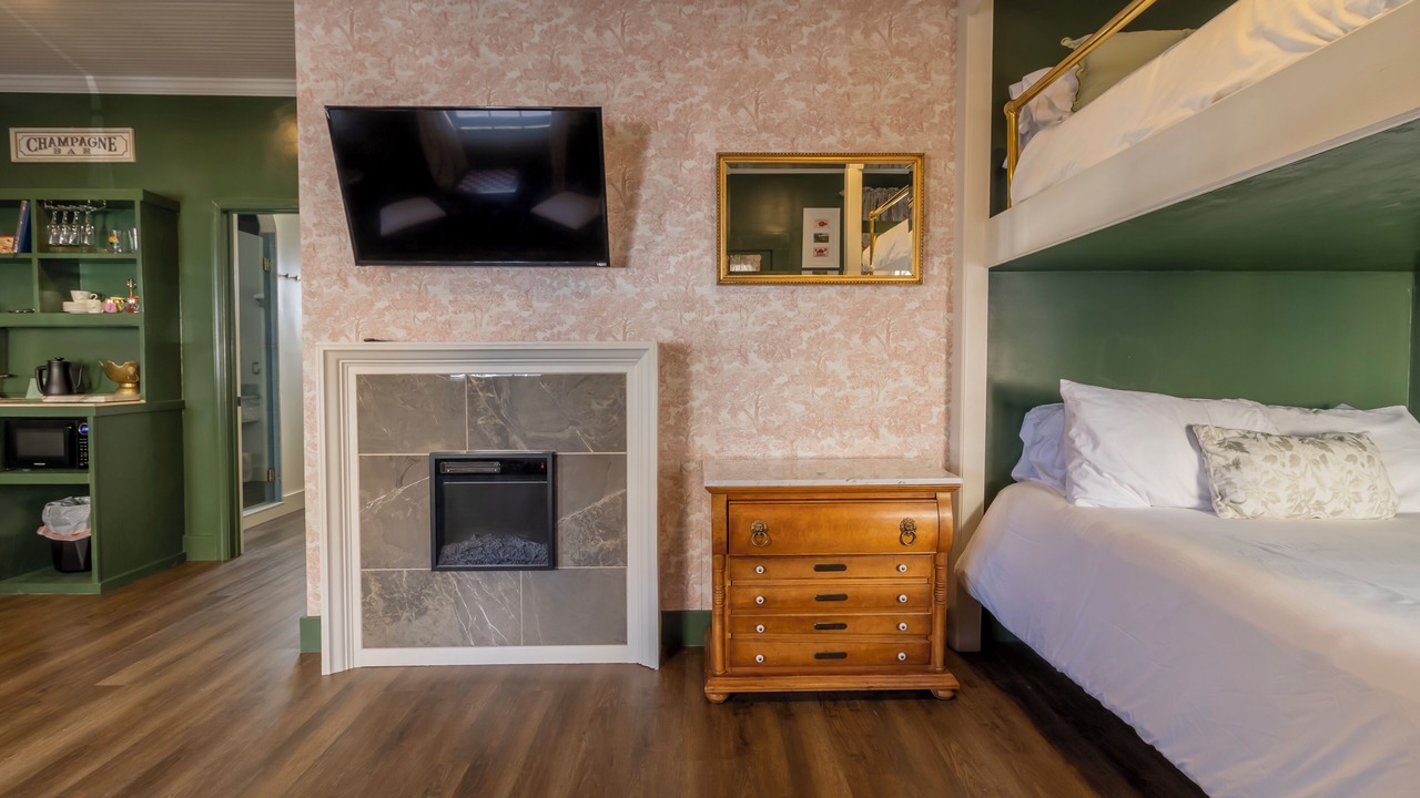 Photo of Bedroom in Mount Ida
