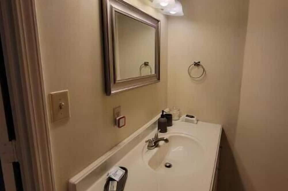 Photo of Bathroom in Chewalla