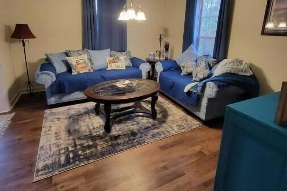 Photo of Livingroom in Chewalla