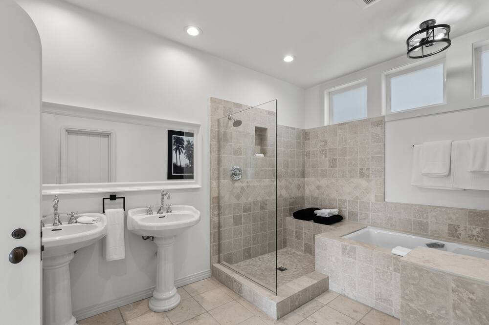 Photo of Bathroom in Los Angeles County