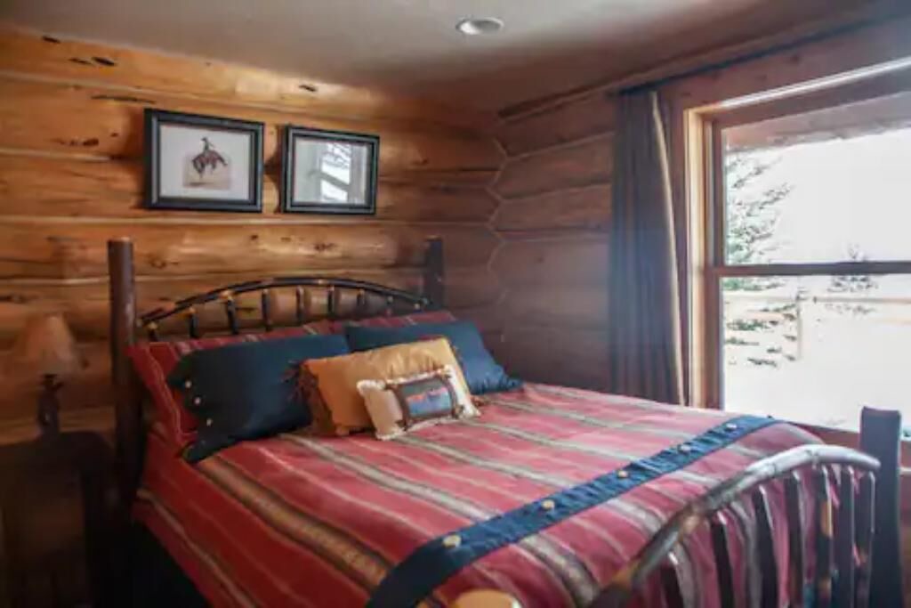 Photo of Bedroom in Livingston