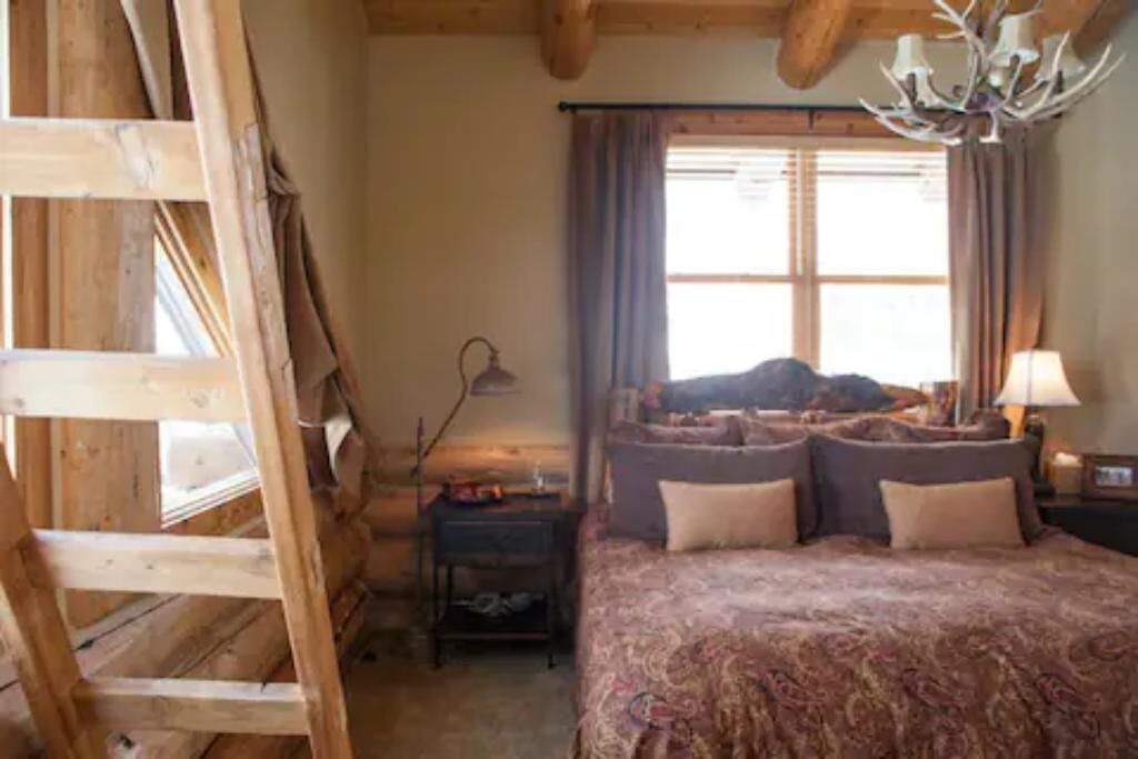 Photo of Bedroom in Livingston