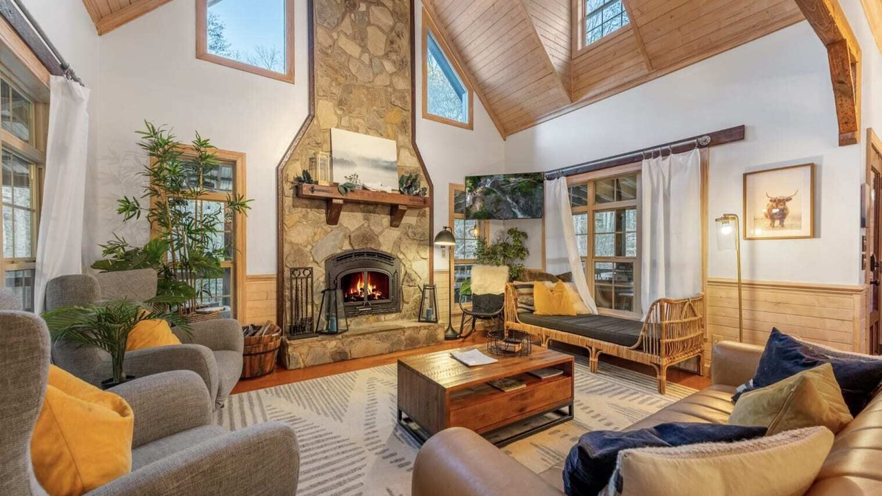 Photo of Livingroom in Walnut Mountain