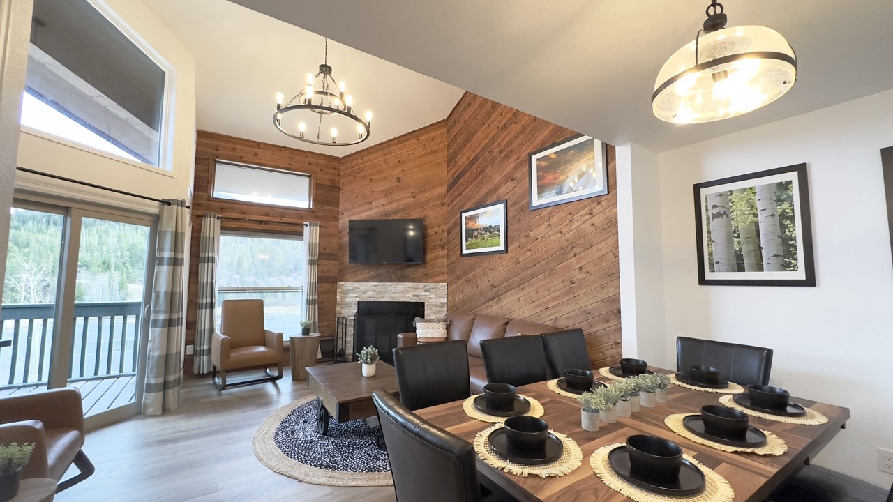 Photo of Livingroom in Crystal Lake