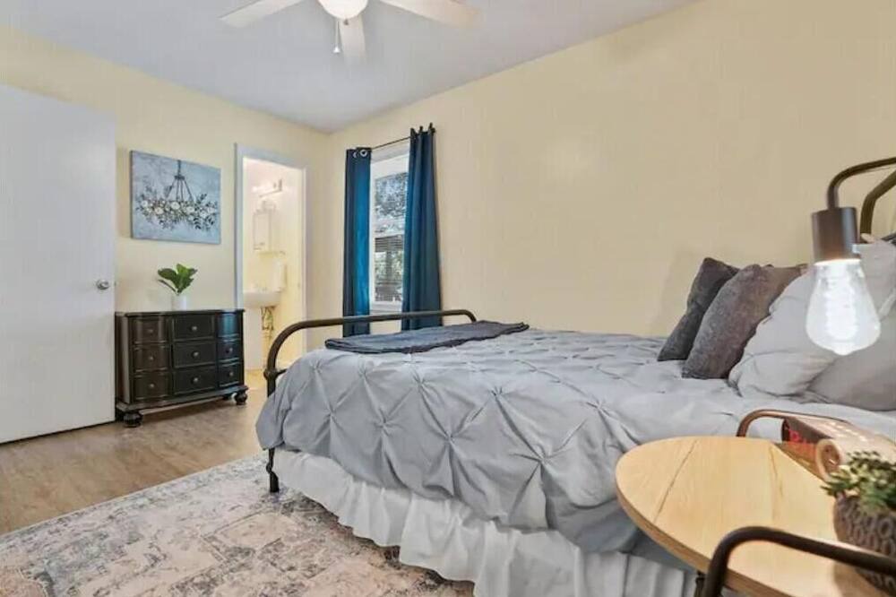 Photo of Bedroom in South View