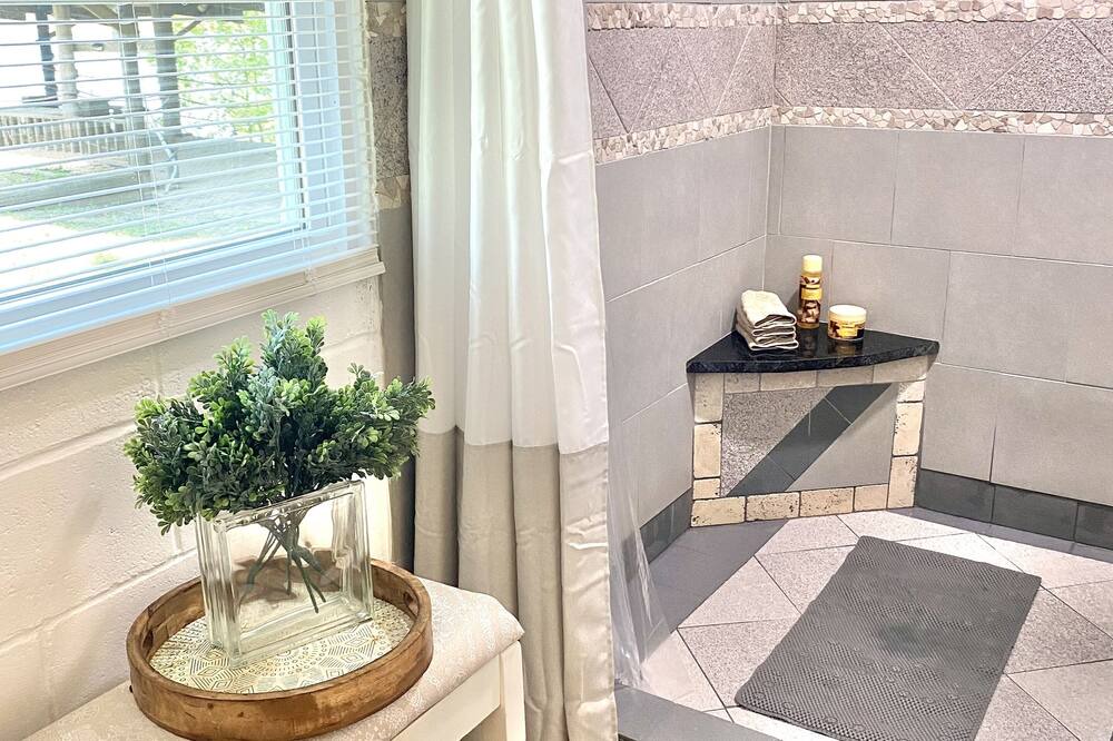 Photo of Bathroom in Savannah