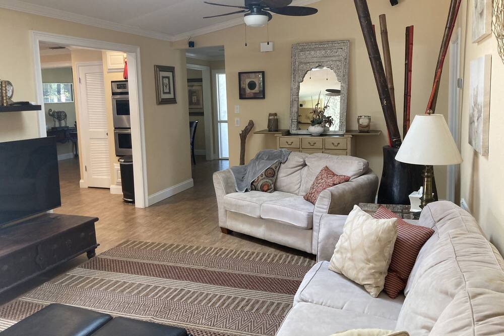Photo of Livingroom in Casselberry