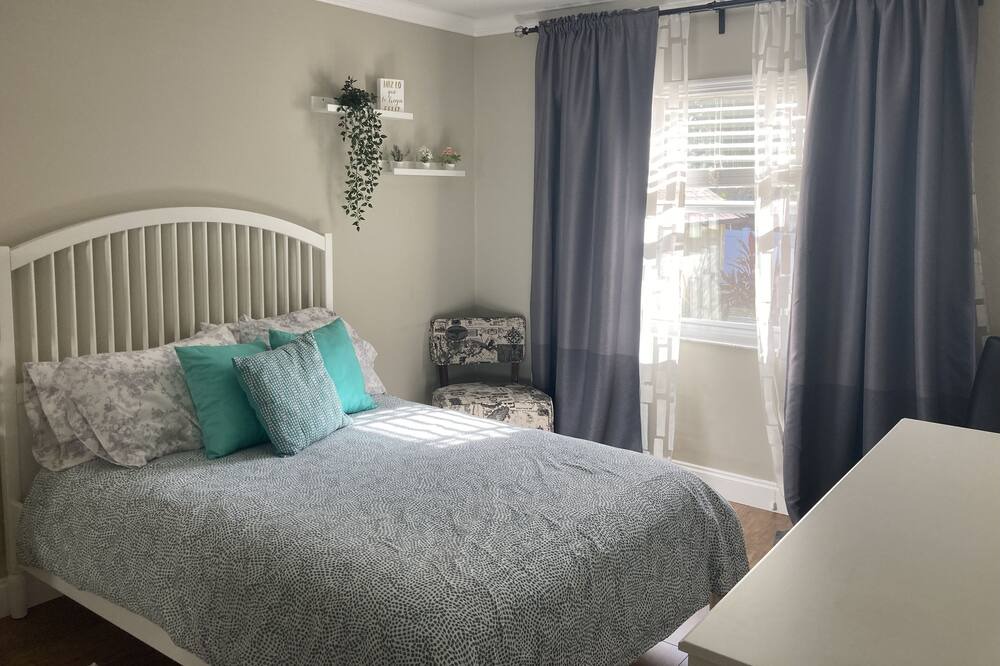 Photo of Bedroom in Casselberry