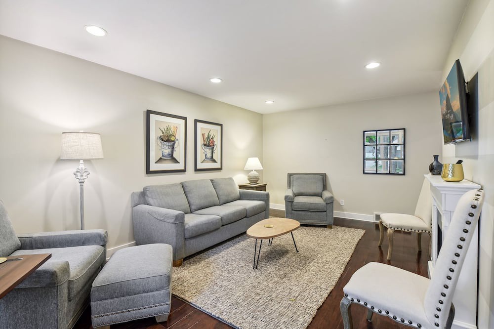 Photo of Livingroom in St. Louis Park