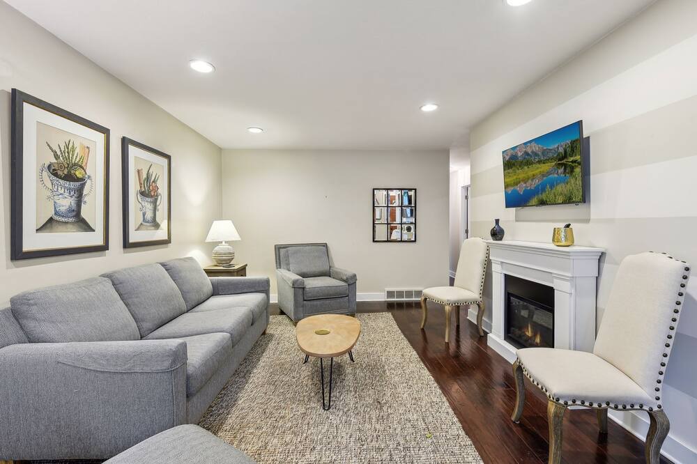 Photo of Livingroom in St. Louis Park
