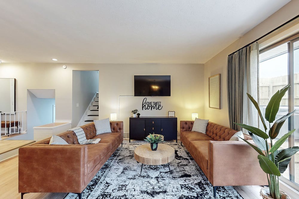 Photo of Livingroom in Canton