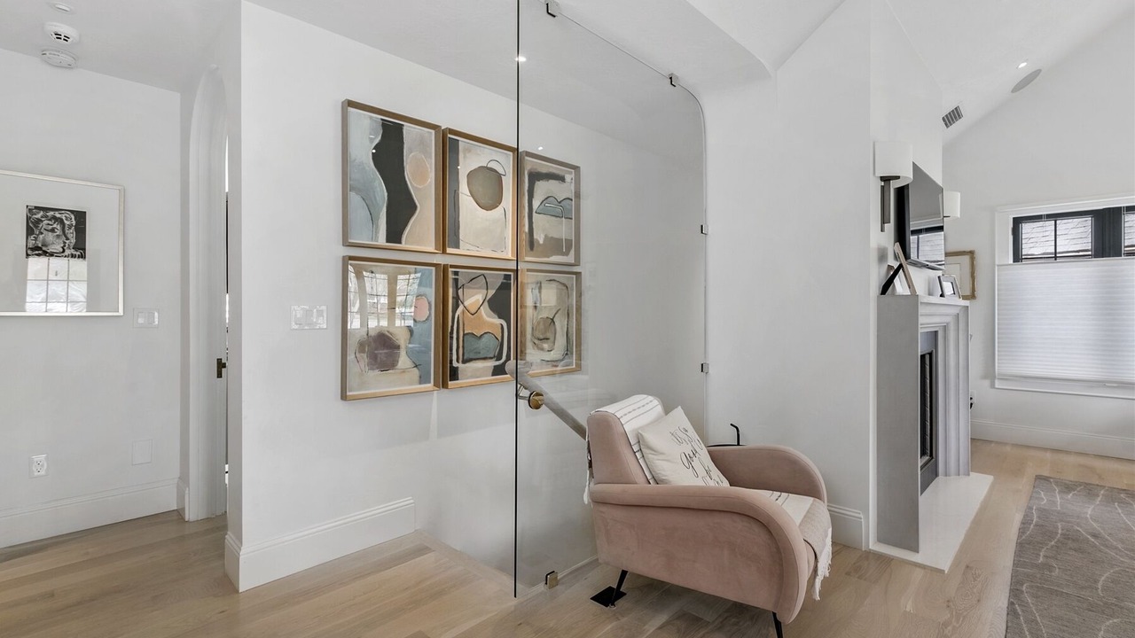 Photo of Livingroom in North End