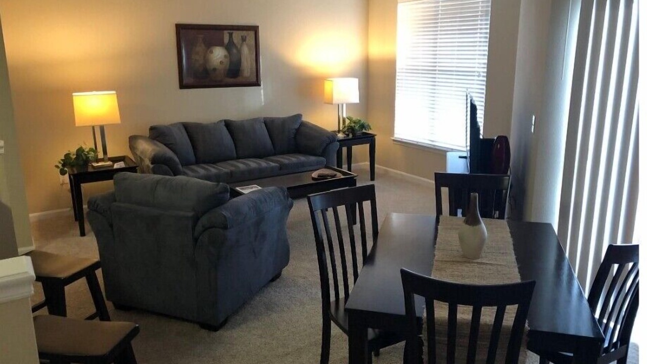 Photo of Livingroom in Ballantyne